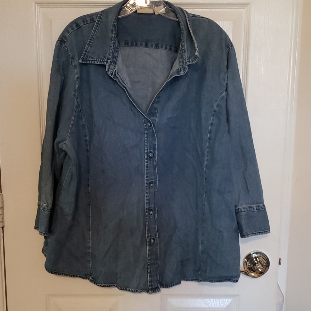 🌻Chambray Button-Up Top